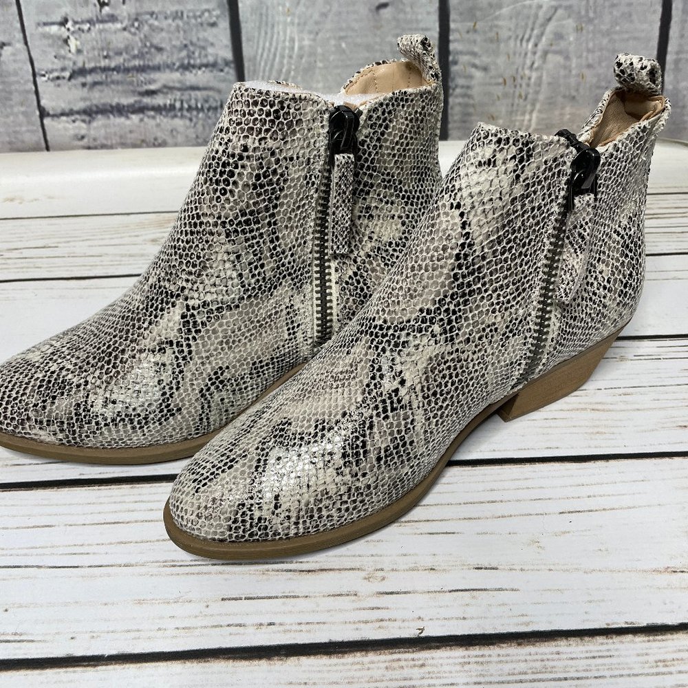 NEW Women's Pointed Toe Snake Skin Ankle Booties Dressy Business Casual Attire